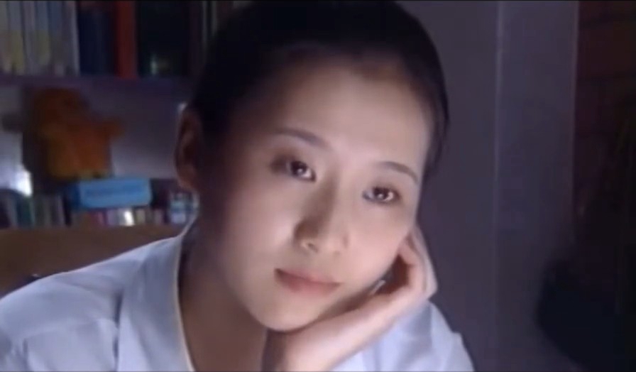 女大学生 剧照2