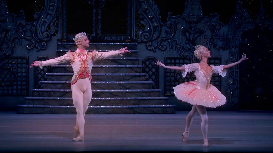 胡桃夹子:英国皇家芭蕾舞团揭秘Dancing the Nutcracker:Inside the Royal Ballet 剧照5