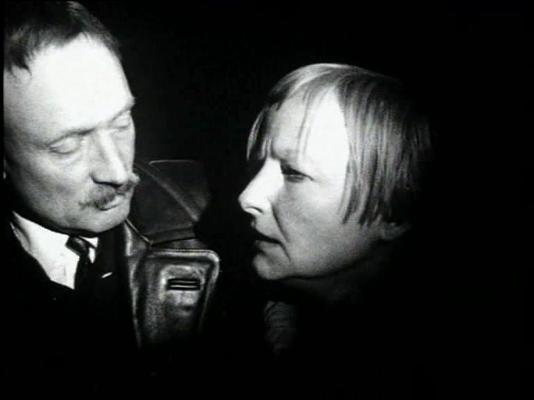 希特勒百年:元首地下室的最后几小时 剧照10