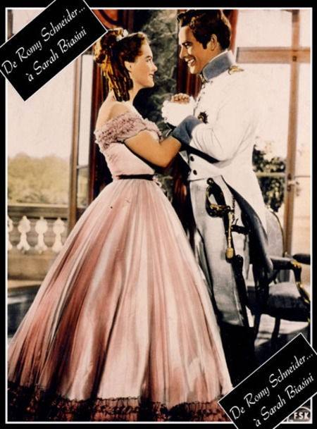 一个女王的少女时代 剧照6