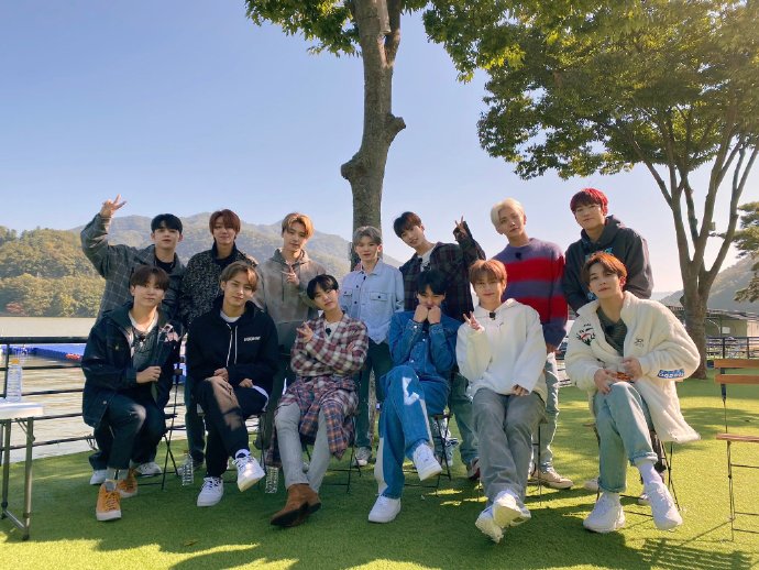 Going Seventeen 2022 剧照1
