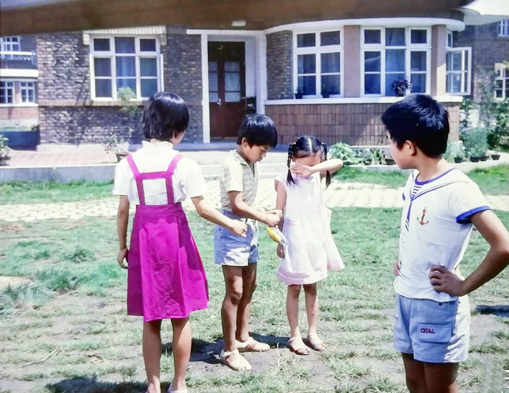SOS村 剧照1