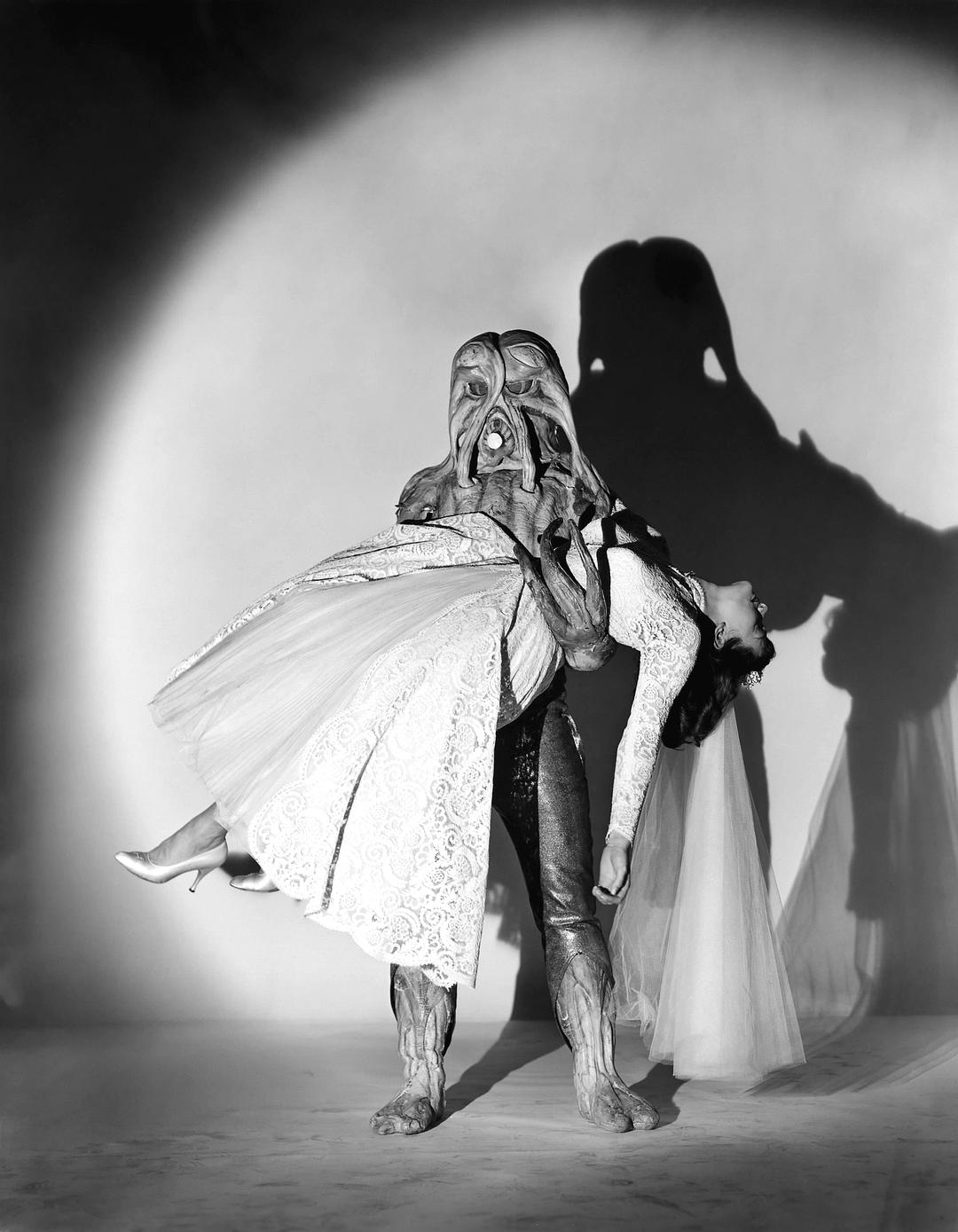 我的老公是异形 剧照3