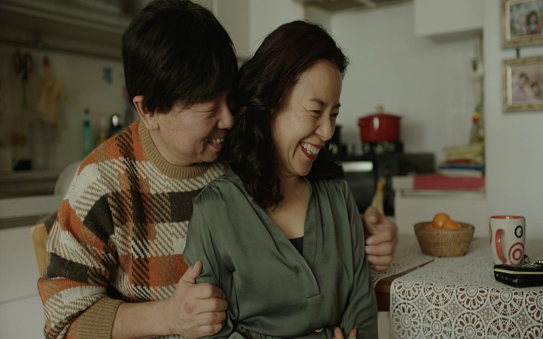 两位穿着同样内衣的女子 剧照1
