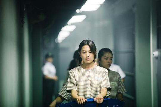 女囚风暴1995 剧照6