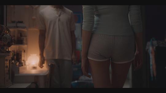 七月返归 剧照10