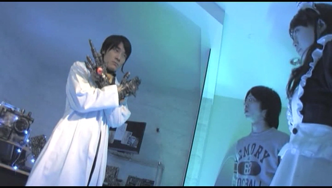 女佣机器人VS男招待机器人军团 剧照1