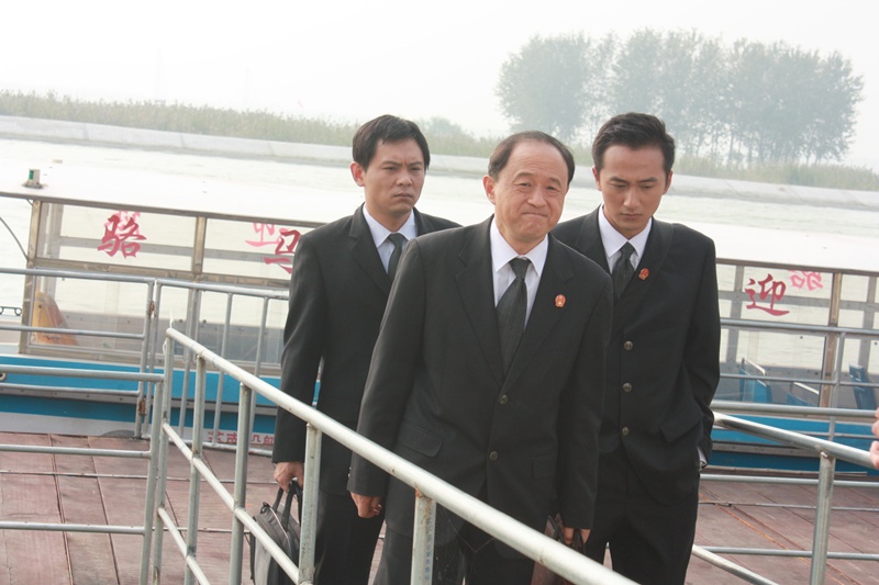 小镇大法官 剧照7