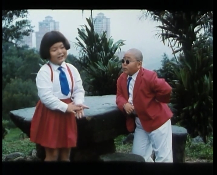 小鬼遇到兵 剧照1