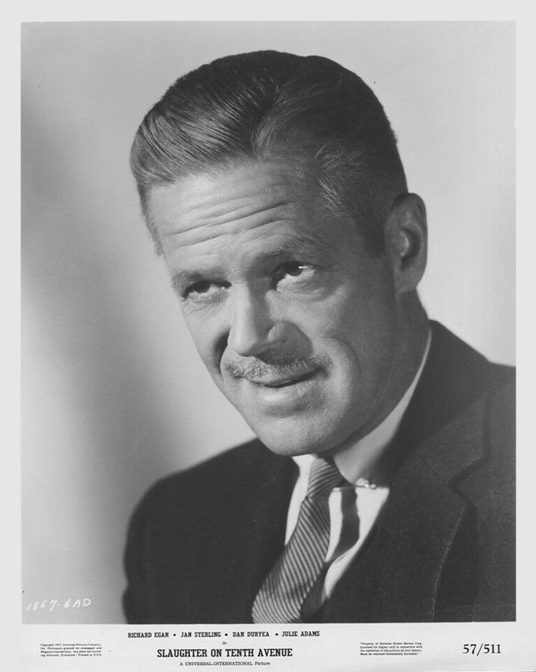 第十大街上的屠杀 剧照1