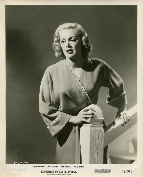 第十大街上的屠杀 剧照6