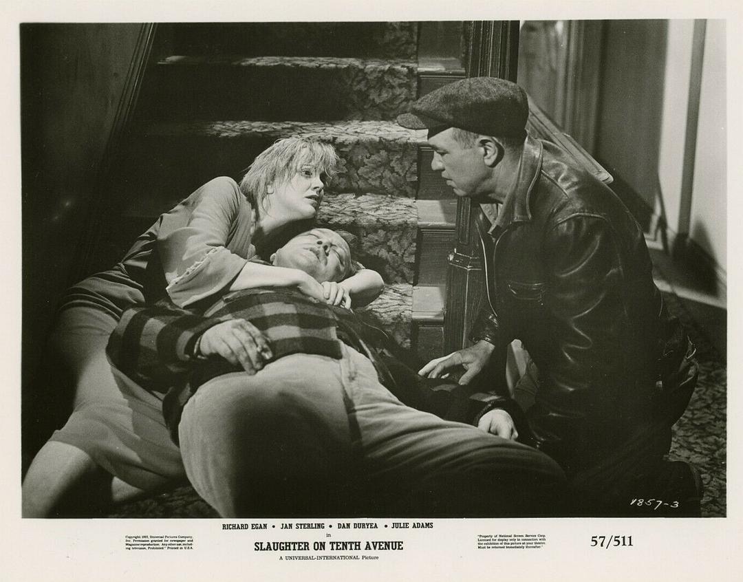 第十大街上的屠杀 剧照7