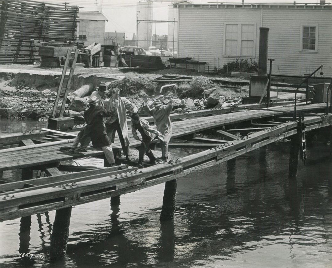 第十大街上的屠杀 剧照10