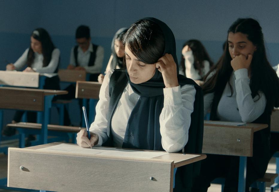 入学考试 剧照1