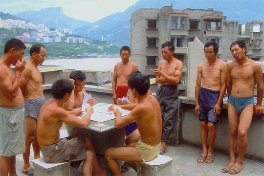 东 剧照2