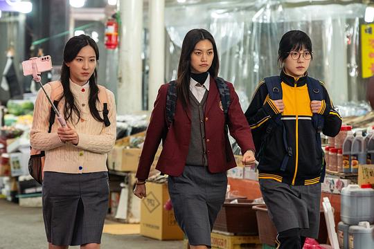 单细胞少女与学校怪谈:建校纪念日 剧照3
