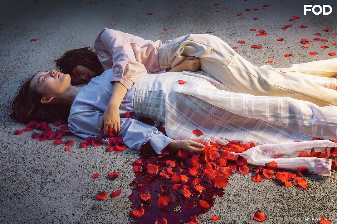 爱人转生:绿帽妻死后复仇 剧照3