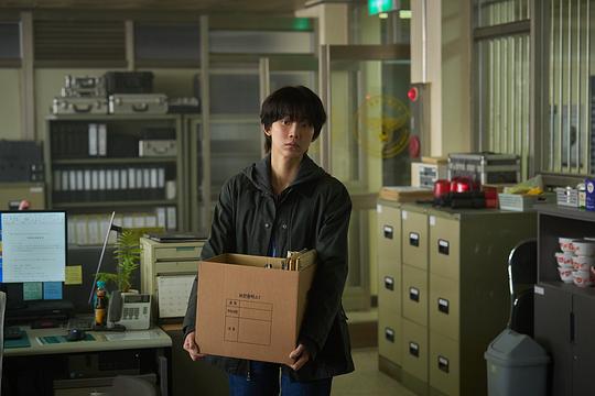 来自谁的启示 剧照6