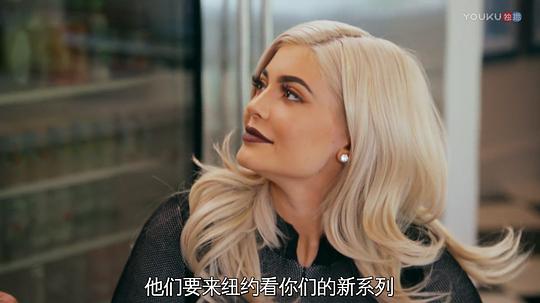与卡戴珊一家同行 第十三季 剧照10