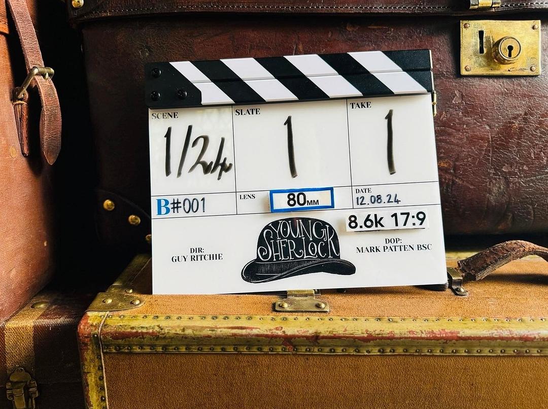 青年夏洛克 第一季 剧照1