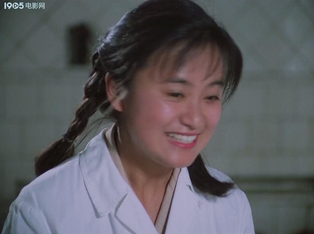 端盘子的姑娘 剧照4