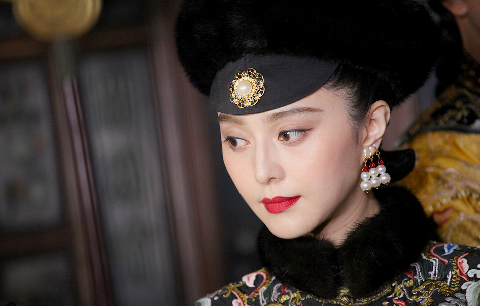 画框里的女人 剧照6