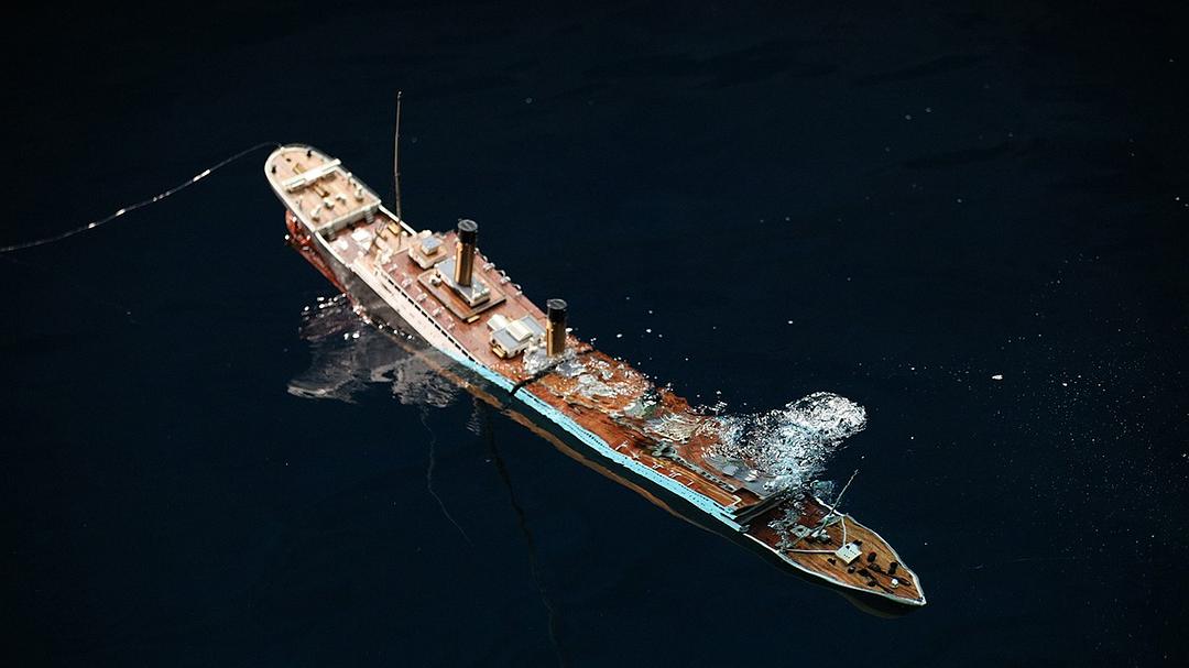 跟随詹姆斯·卡梅隆探寻20年后的泰坦尼克号 剧照4